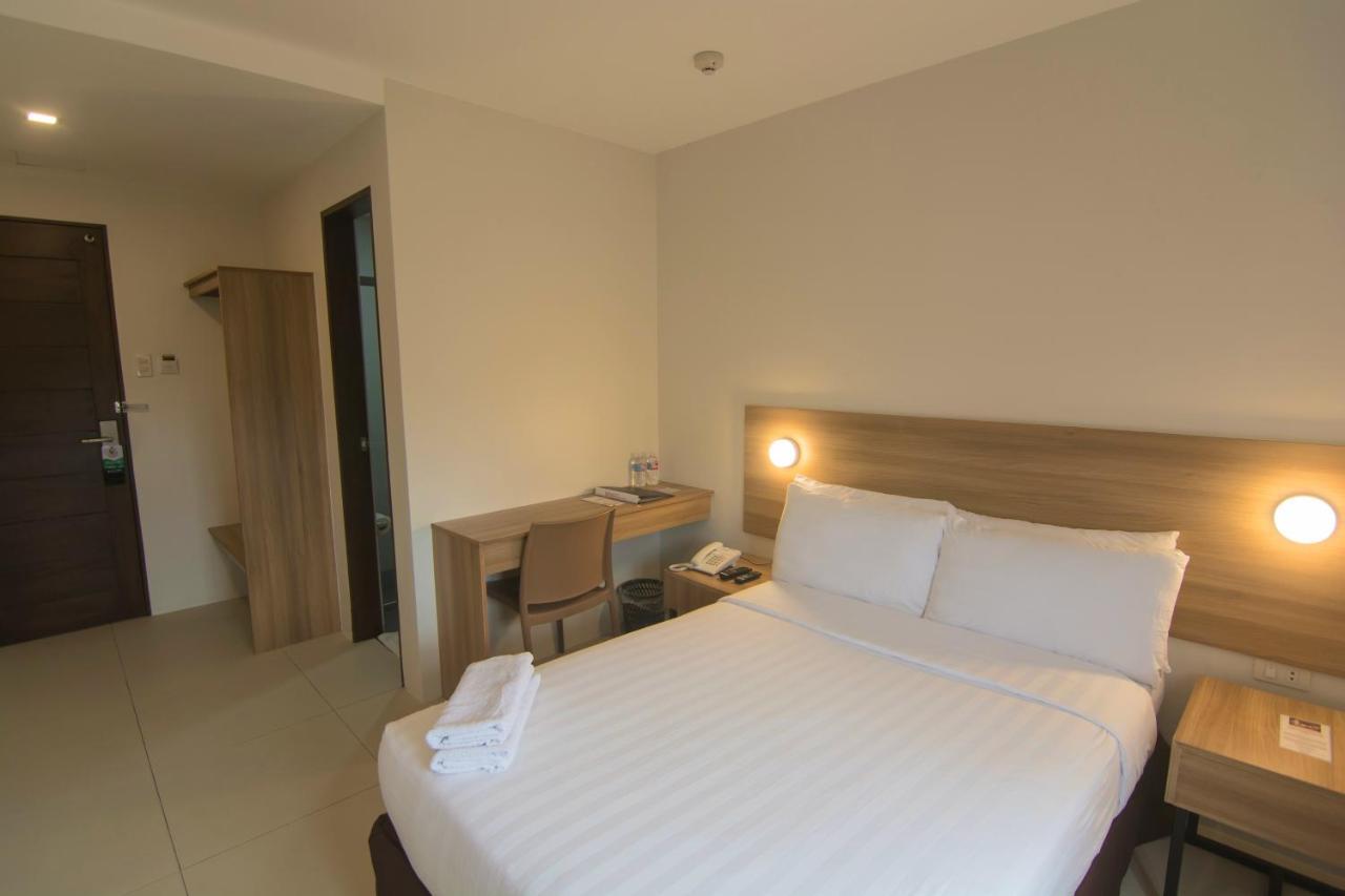 Mango Suites Tuguegarao Extérieur photo