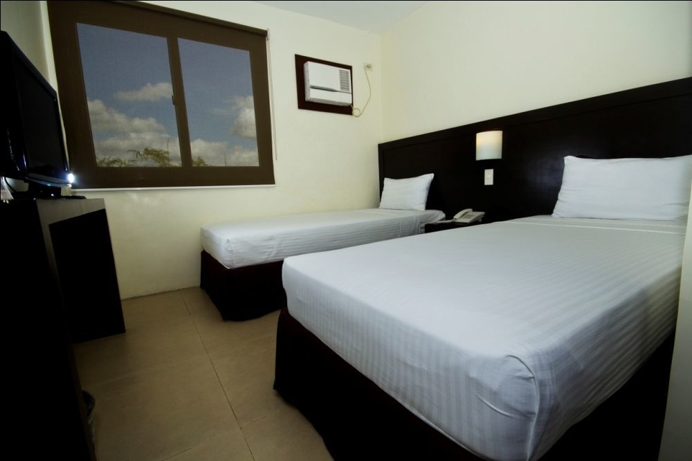 Mango Suites Tuguegarao Extérieur photo
