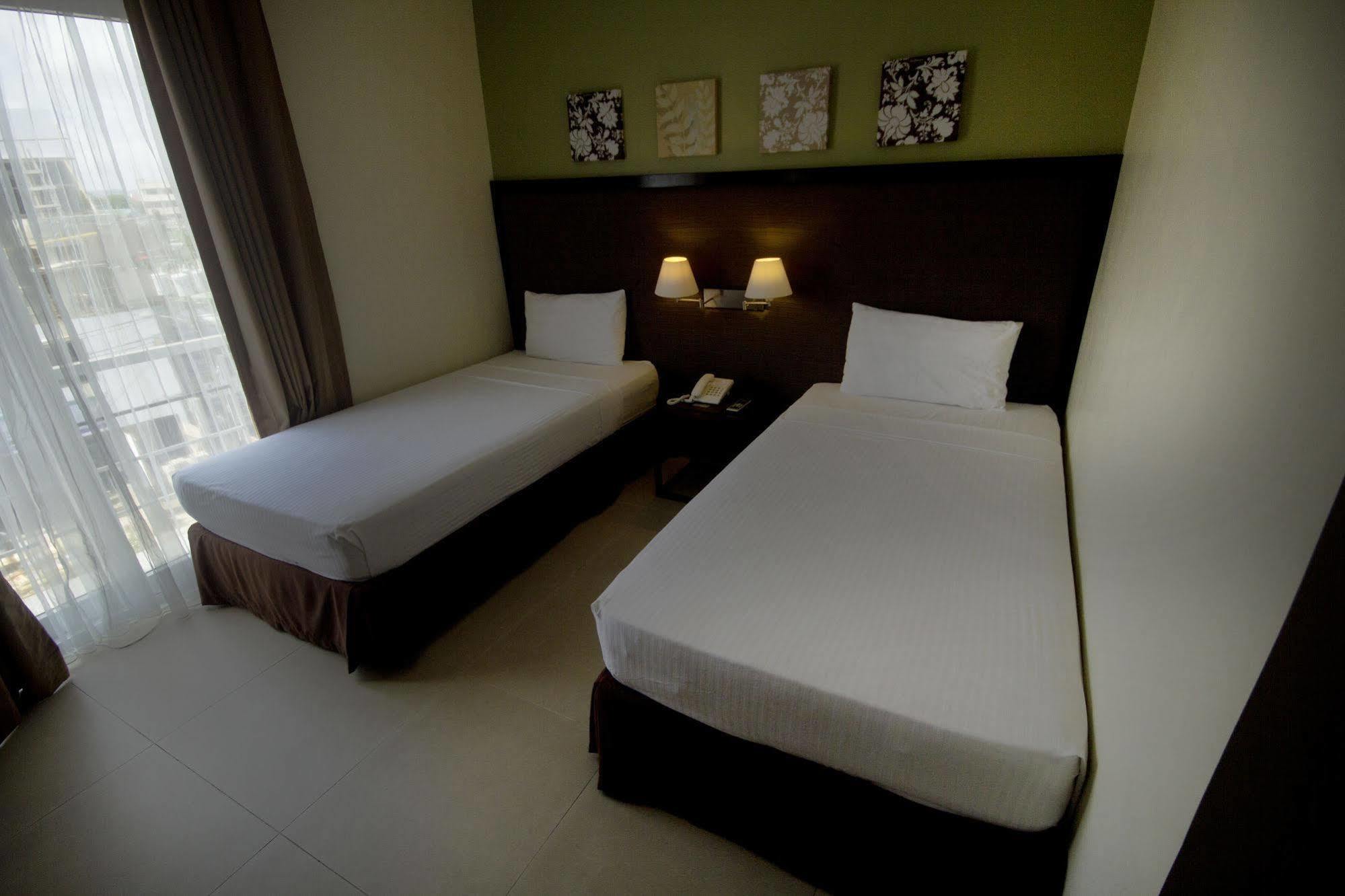 Mango Suites Tuguegarao Extérieur photo